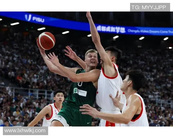 中国蓝队对阵立陶宛的精彩对决值得期待，谁将赢得胜利引发关注